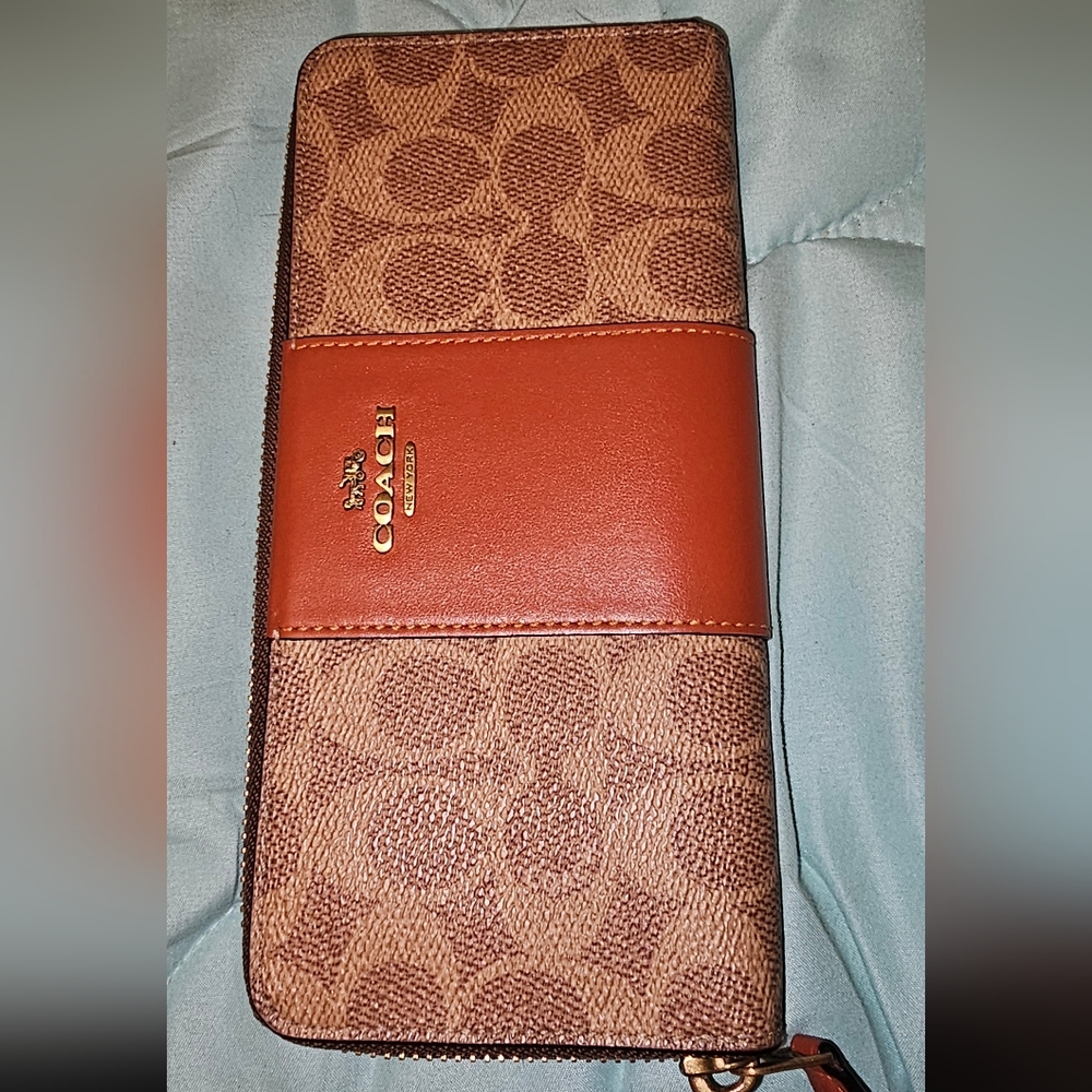 Coach accordion wallet